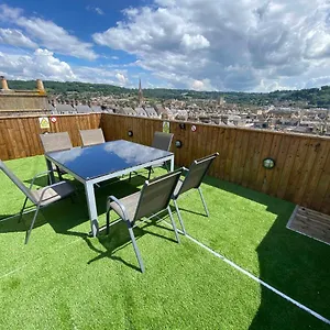 Apartment Roof Terrace Apartment, Centre, Sleeps Up To 8, Bath