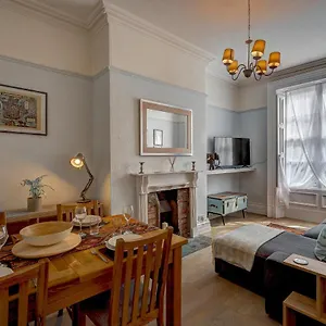 New Grade 2 Historic Flat In The Heart Of Chester